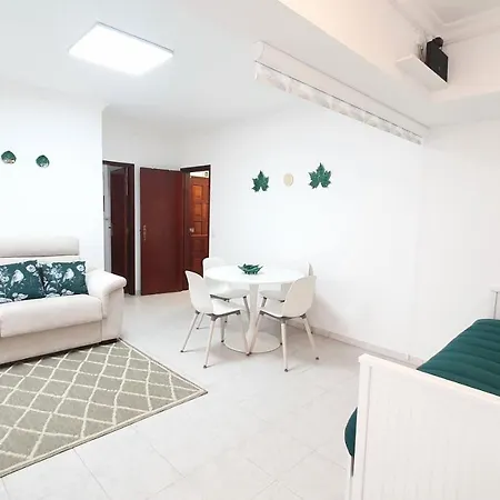 Caldas Da Rainha's & White アパート カルダス・ダ・ライーニャ