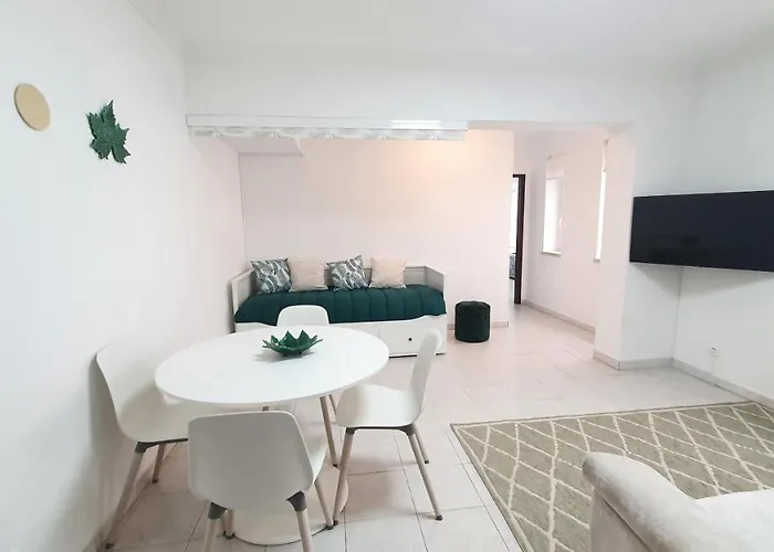 Caldas Da Rainha's & White Apartamento